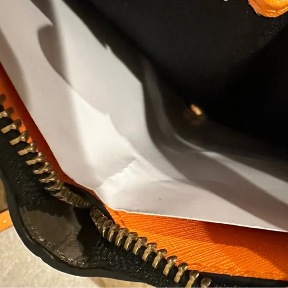 Marc Jacobs Gray Wallet with Gold Accent - Picture 4 of 7